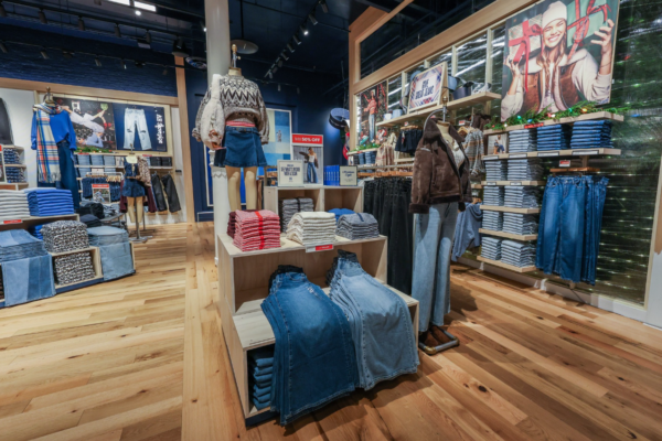 The Search Ends Here: Why American Eagle is the Ultimate Denim Destination!